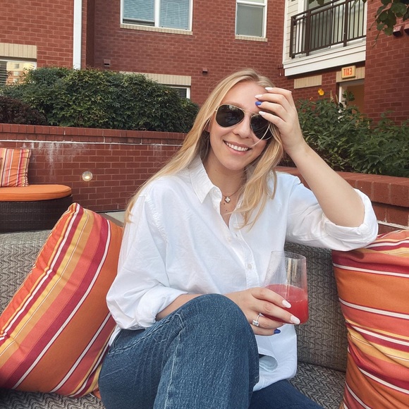 Meet your Posher, Taylor - Picture 1 of 1